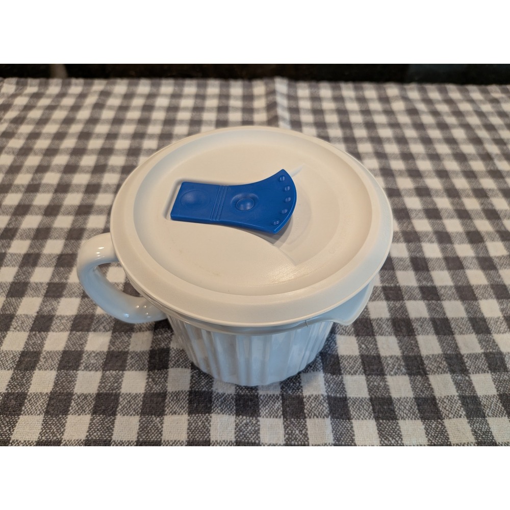 CorningWare French White 20oz Stoneware Meal Mug with Vented Lid White‎ Blue